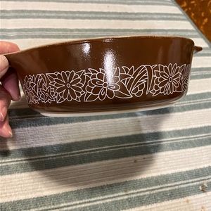 VINTAGE PYREX PRETTY BROWN BOWL 500 mi, NEW CONDITION